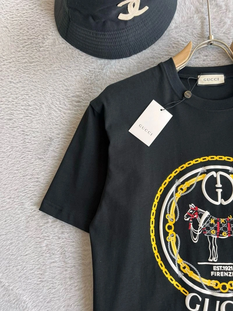 Effortless Gucci T-Shirts 126992