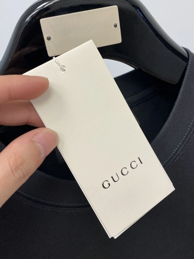 Unisex Gucci T-Shirts 126990