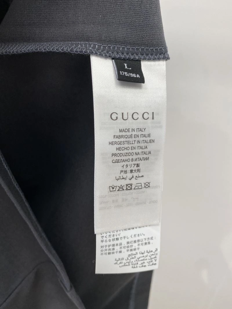Unisex Gucci T-Shirts 126990