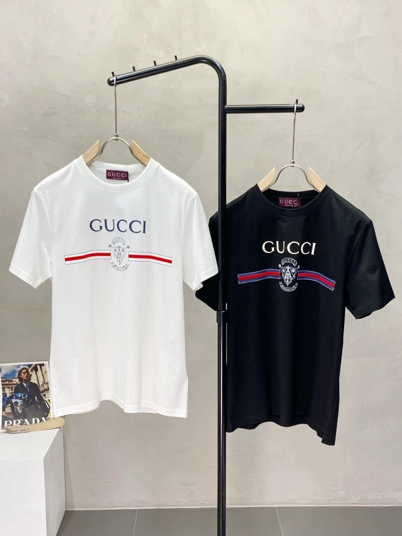 Versatile Gucci T-Shirts 126981