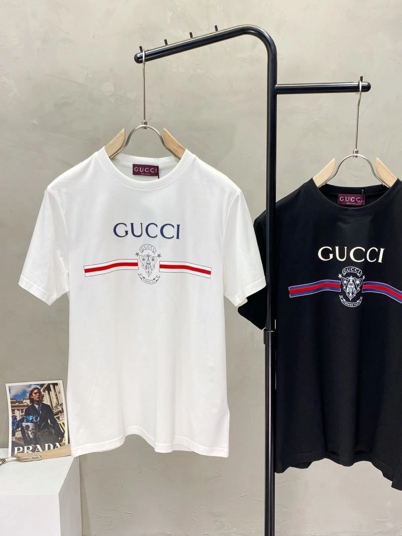 Versatile Gucci T-Shirts 126981