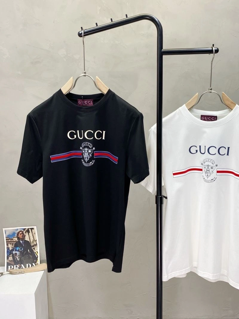 Versatile Gucci T-Shirts 126981