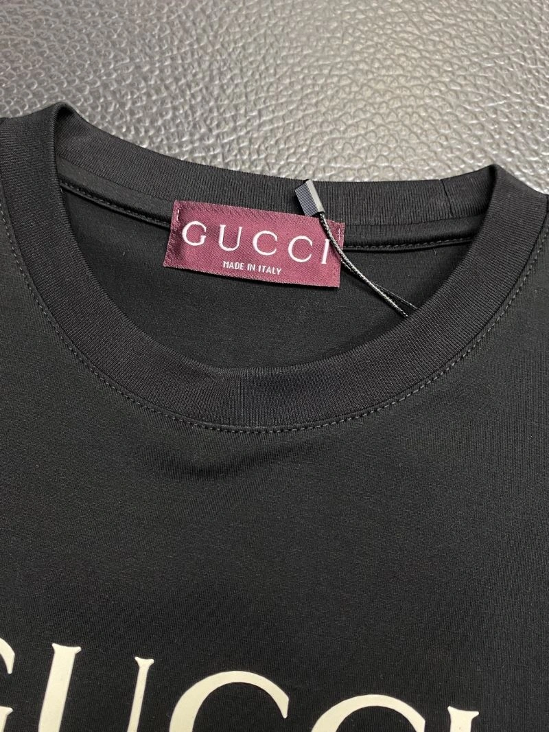 Versatile Gucci T-Shirts 126981