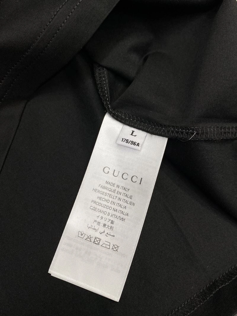 Versatile Gucci T-Shirts 126981