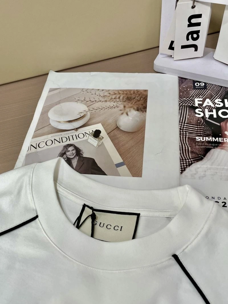 Gucci T-Shirts Trendsetting 126936