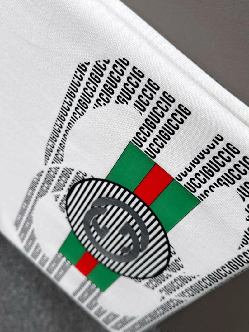 Gucci T-Shirts Refined 126902
