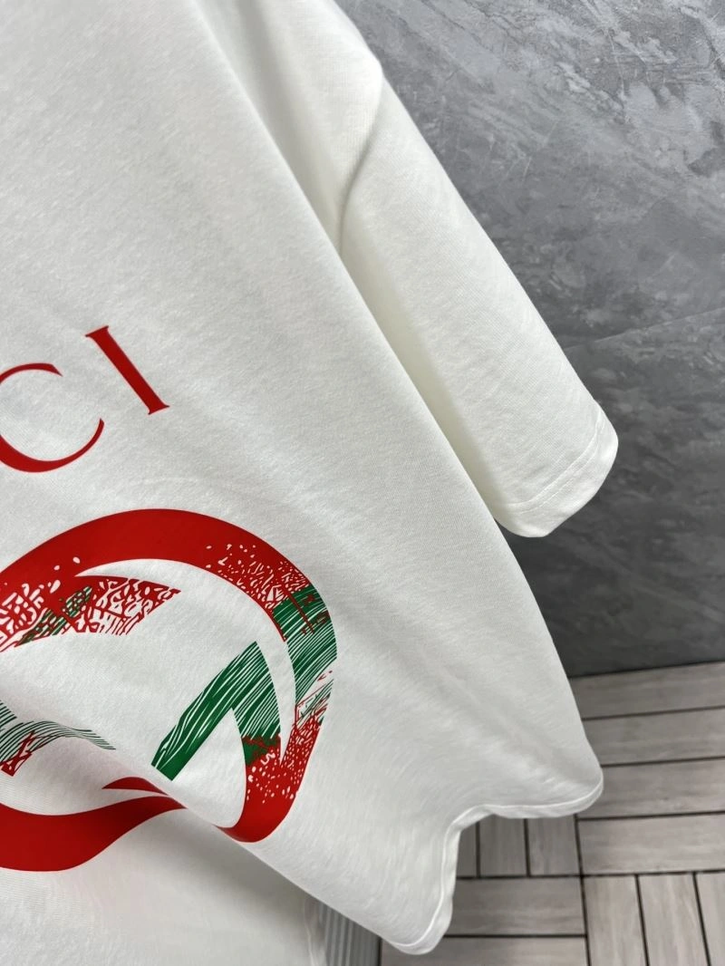 Gucci T-Shirts Sleek 126722