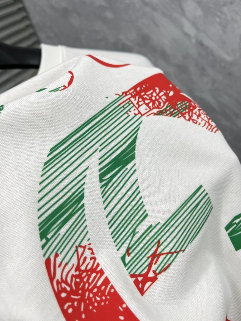 Gucci T-Shirts Sleek 126722