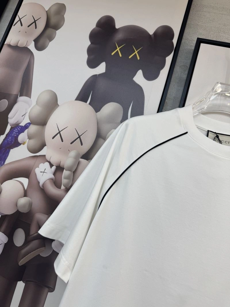 Gucci T-Shirts Modern 126678