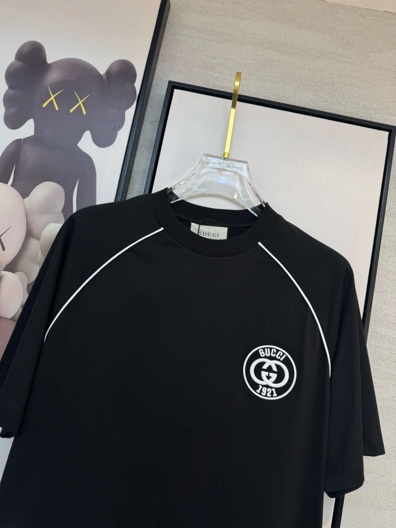 Sleek Gucci T-Shirts 126696