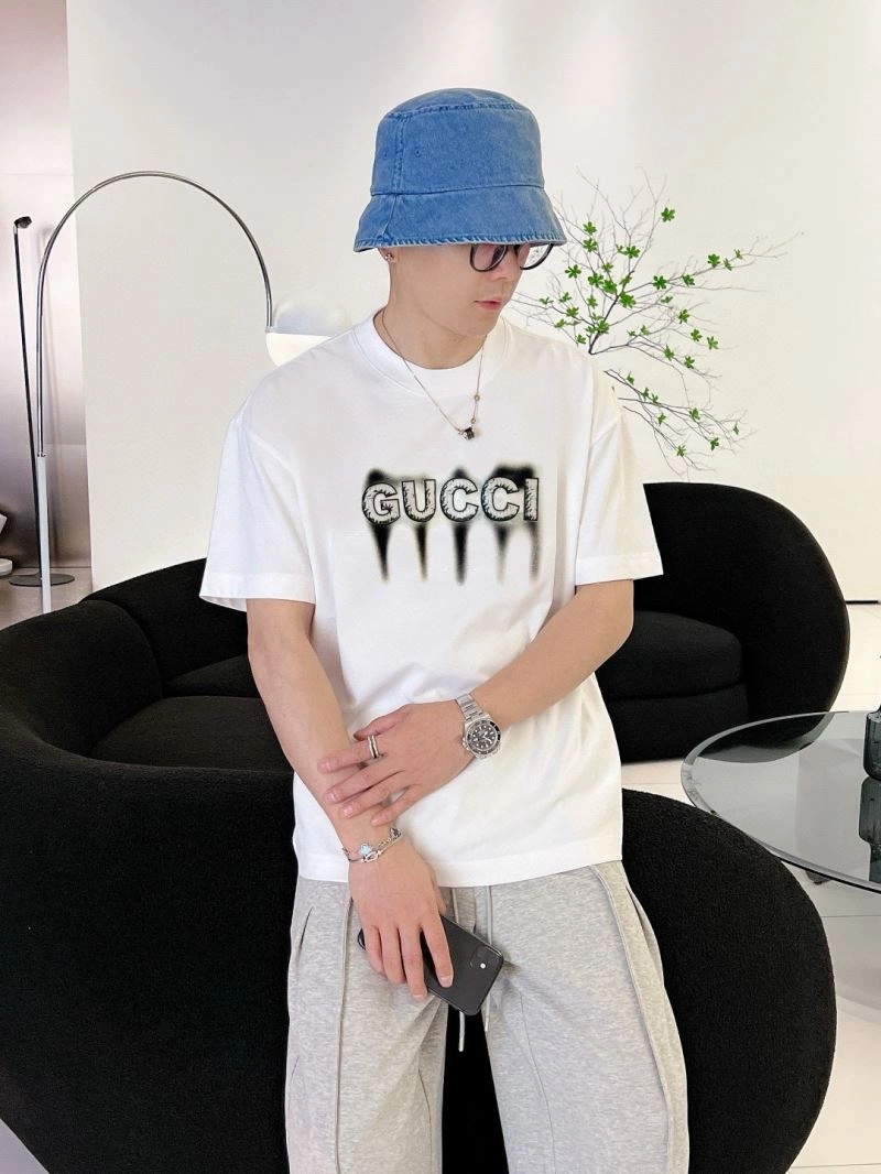 Tailored Gucci T-Shirts 126687