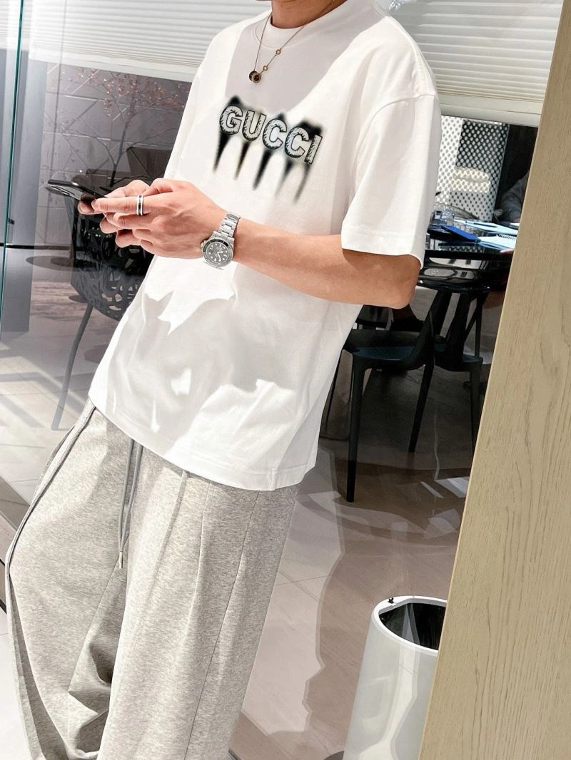 Tailored Gucci T-Shirts 126687