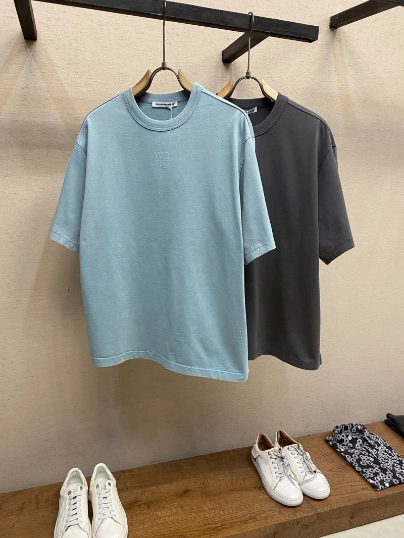 Bold Gucci T-Shirts 126640