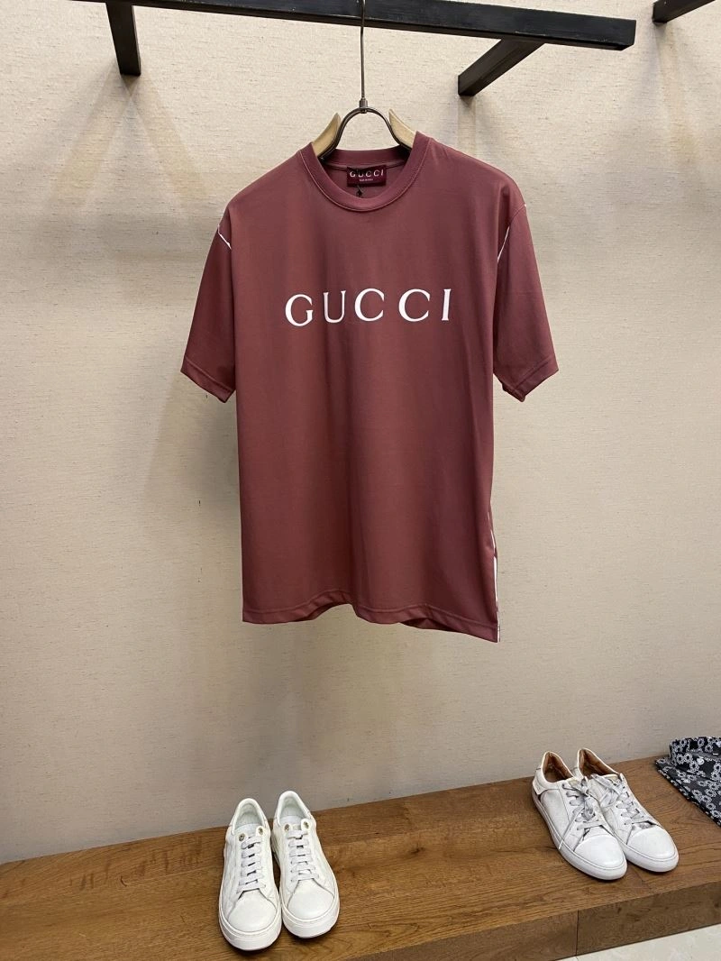 Modern Gucci T-Shirts 126644