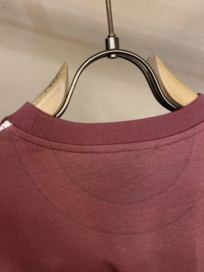 Modern Gucci T-Shirts 126644