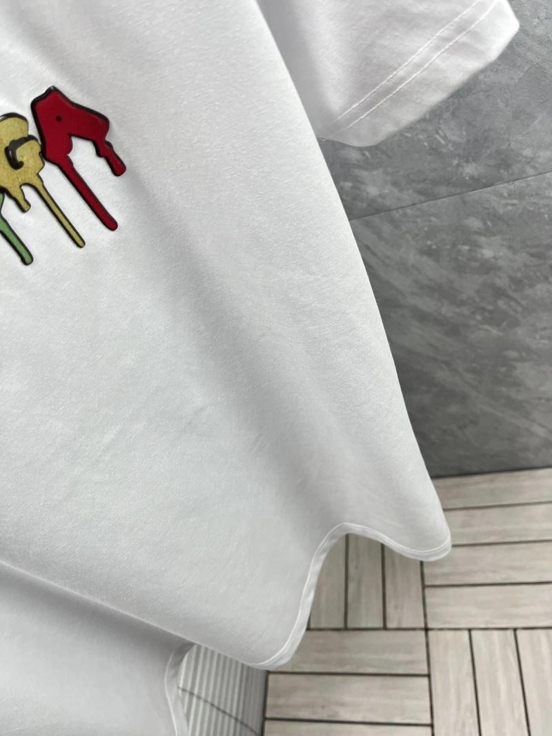 Effortless Gucci T-Shirts 126623