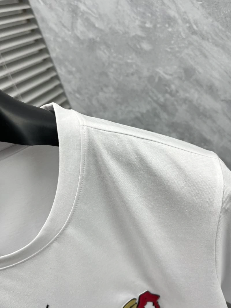 Effortless Gucci T-Shirts 126623