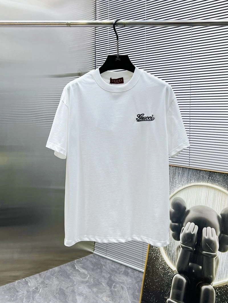 Sleek Gucci T-Shirts 126588