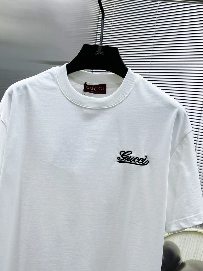 Sleek Gucci T-Shirts 126588