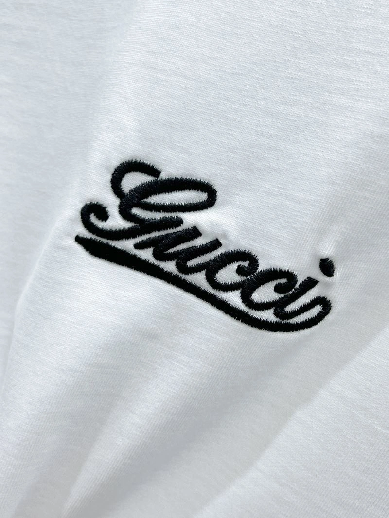 Sleek Gucci T-Shirts 126588