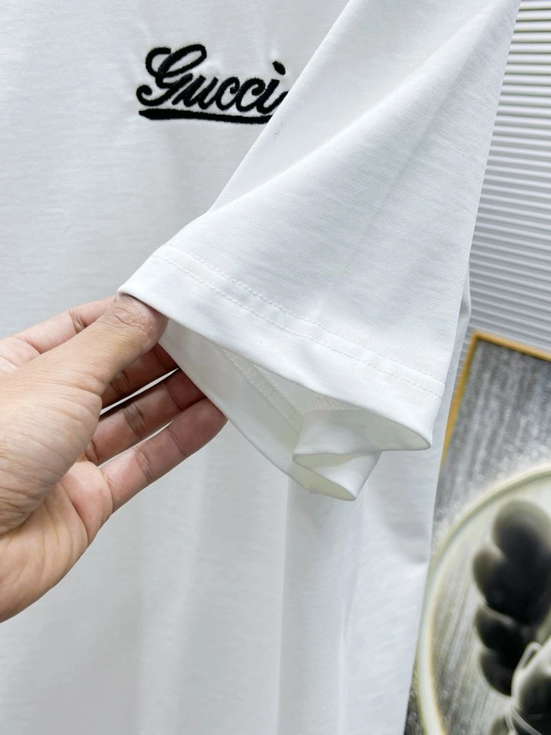 Sleek Gucci T-Shirts 126588