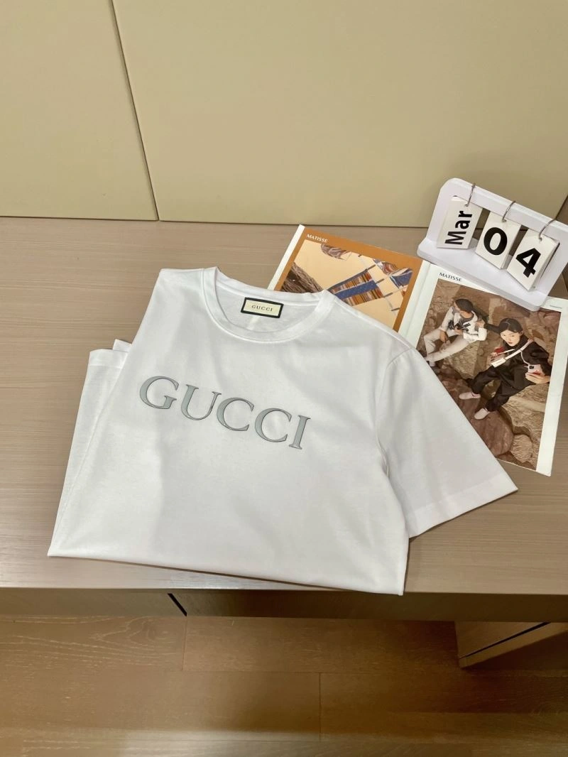 Gucci T-Shirts Versatile 126613