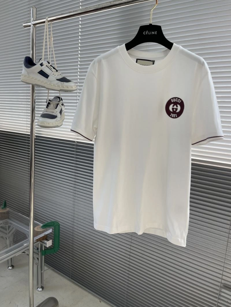 Versatile Gucci T-Shirts 126591