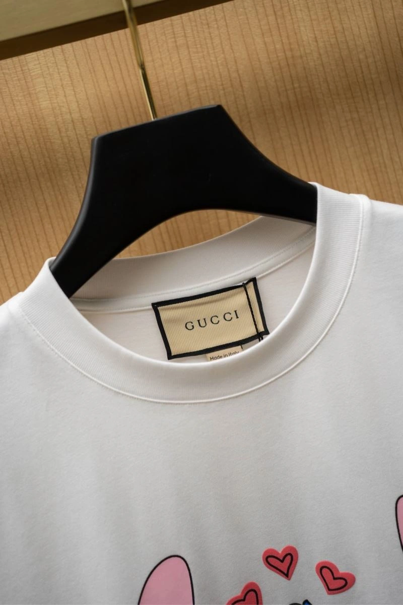 Neat Gucci T-Shirts 126554