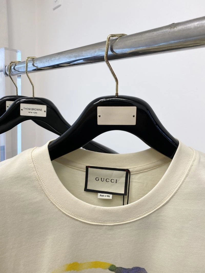 Contemporary Gucci T-Shirts 126543