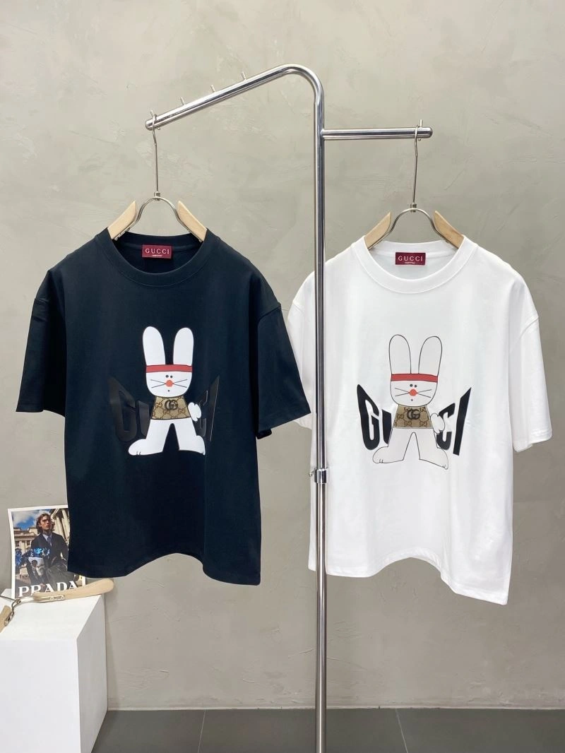 Modern Gucci T-Shirts 126555