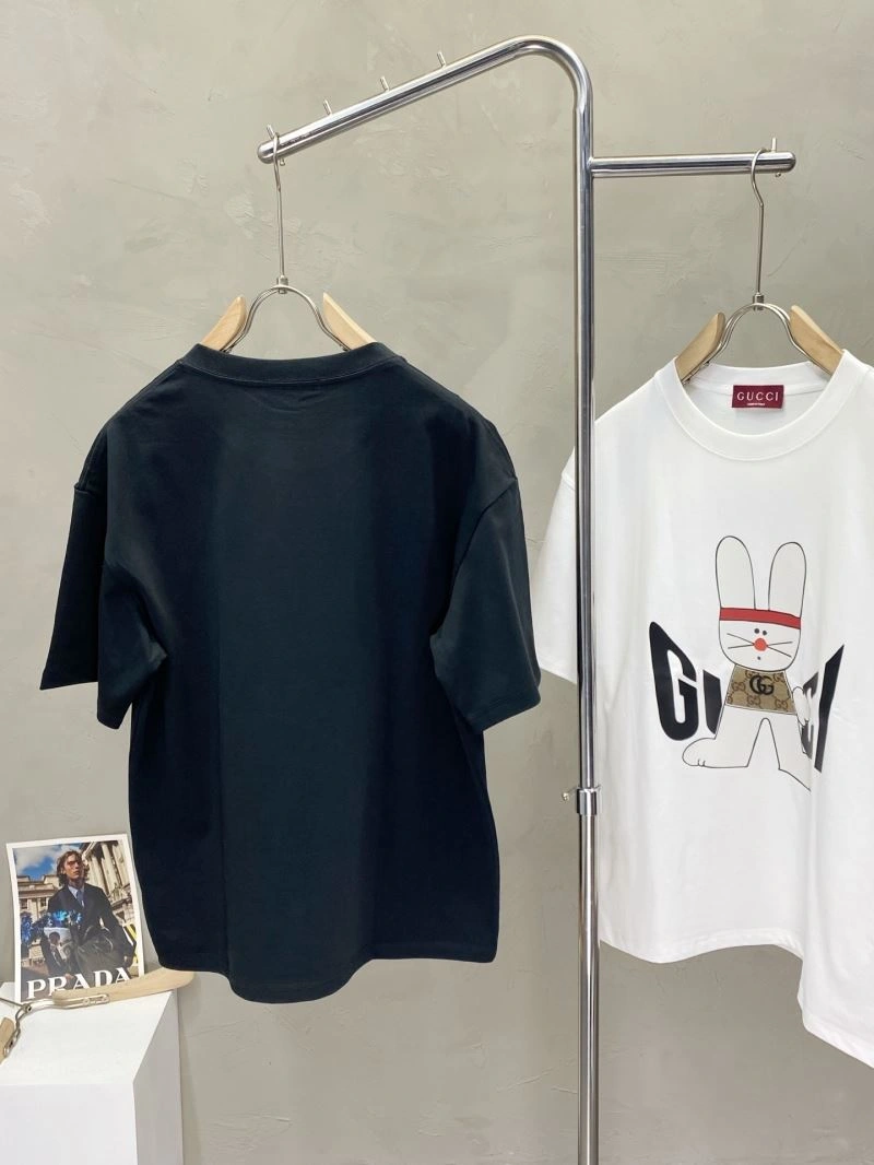 Modern Gucci T-Shirts 126555