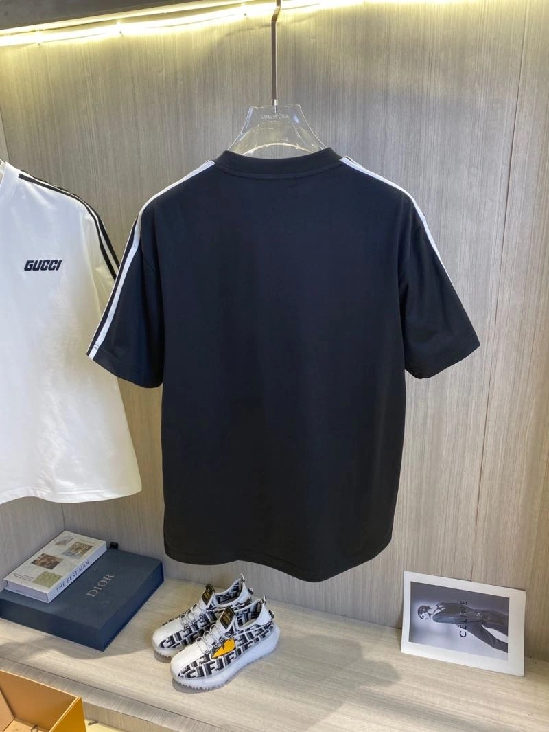 Sporty Gucci T-Shirts 126571