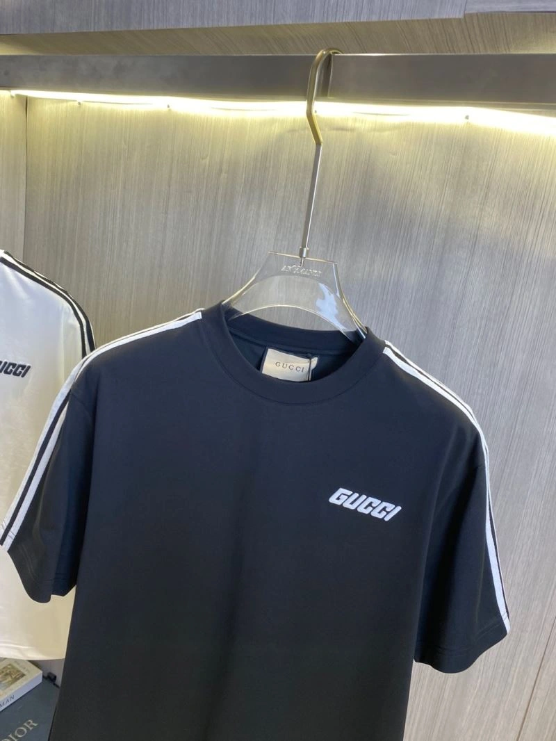 Sporty Gucci T-Shirts 126571