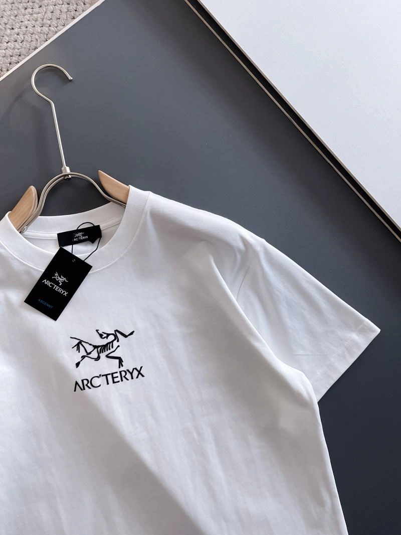 Lightweight Gucci T-Shirts 126537