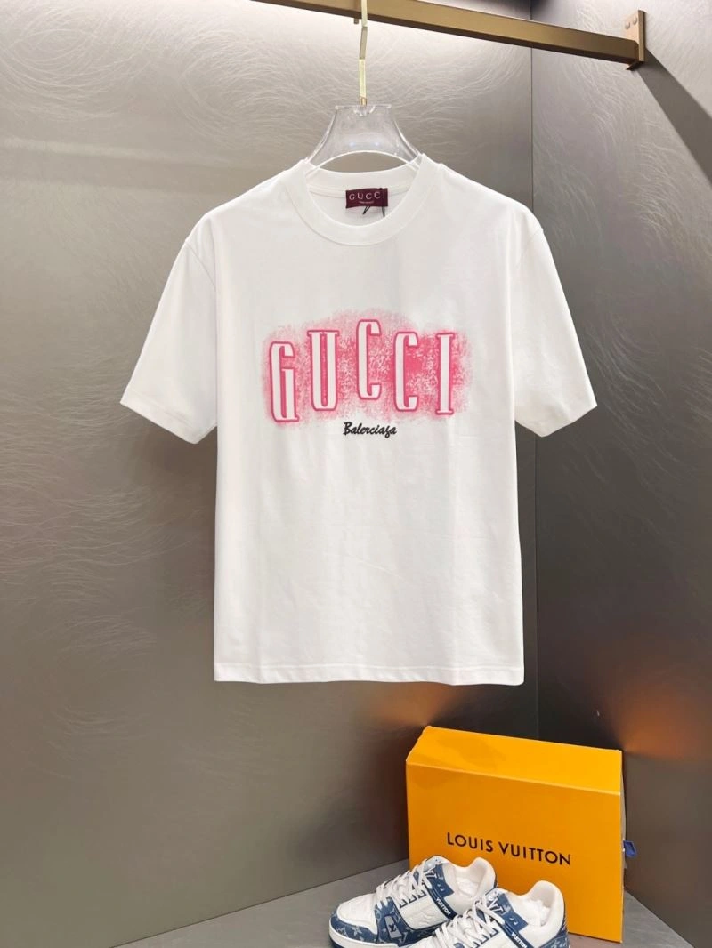 Gucci T-Shirts Breathable 126519