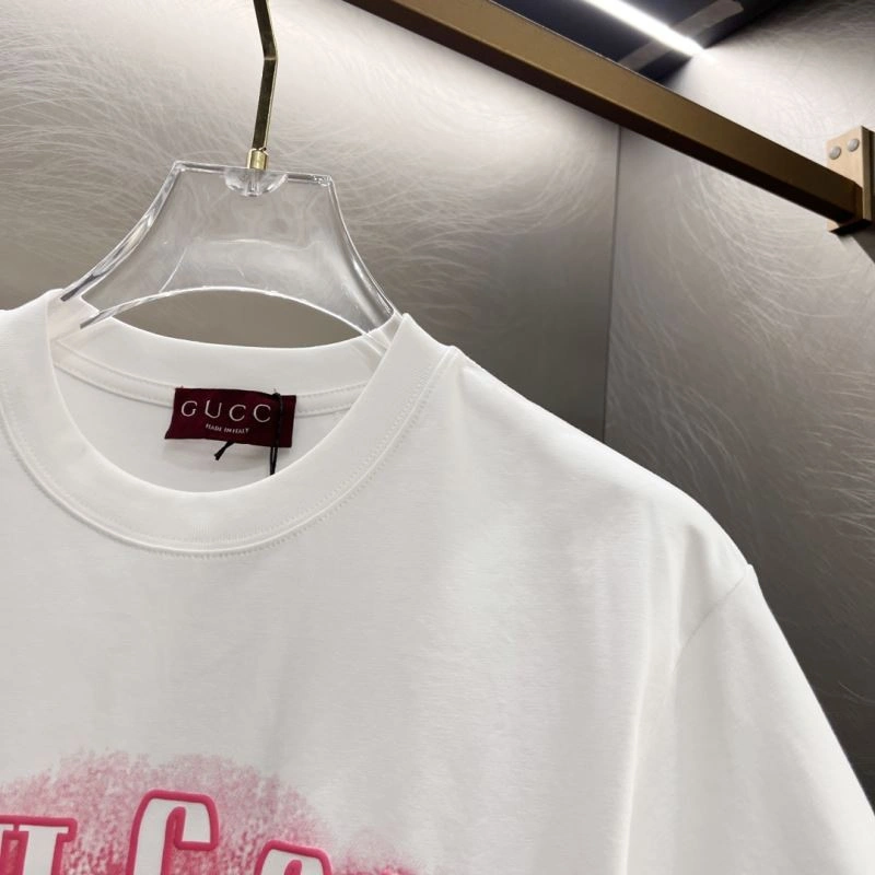 Gucci T-Shirts Breathable 126519