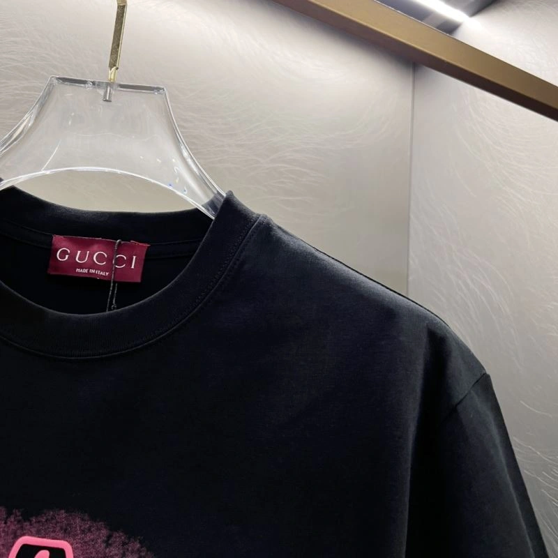 Gucci T-Shirts Refined 126531