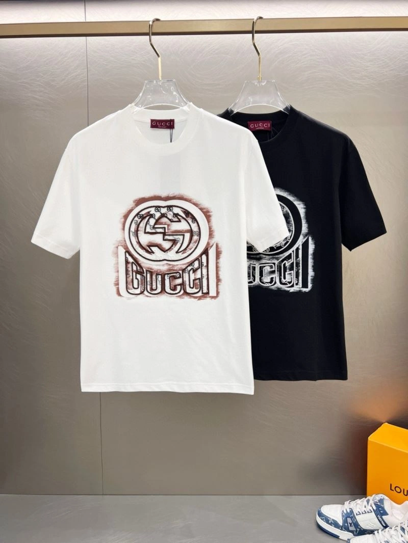 Bold Gucci T-Shirts 126528