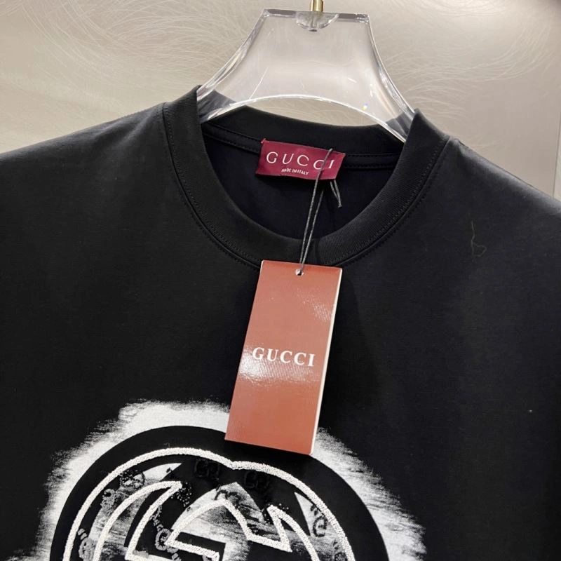 Bold Gucci T-Shirts 126528