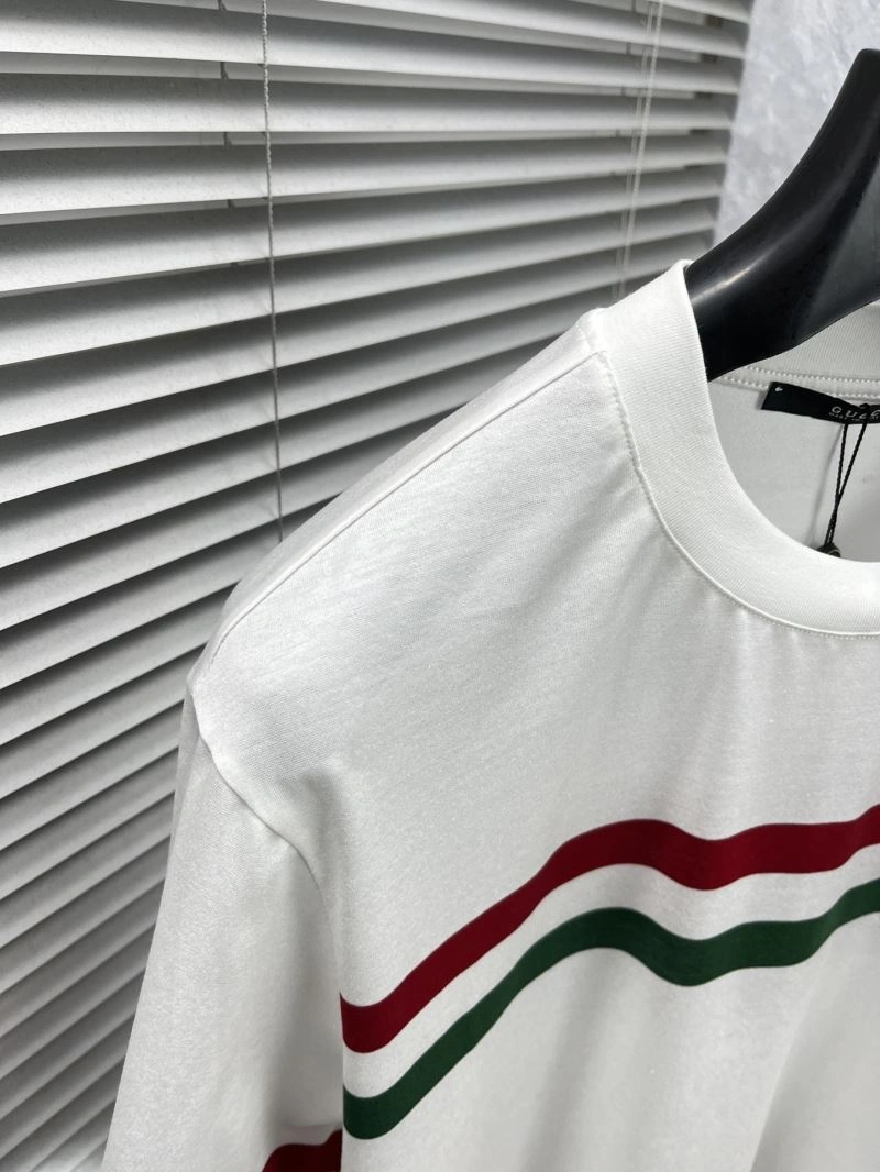 Sleek Gucci T-Shirts 126510