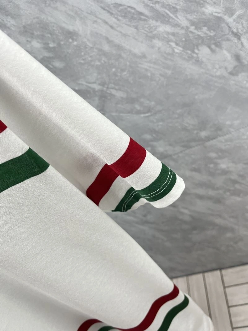 Sleek Gucci T-Shirts 126510