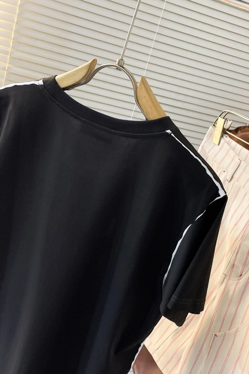 Gucci T-Shirts Comfortable 126530