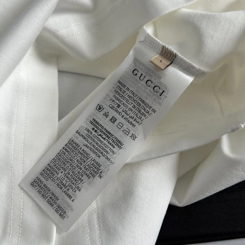 Bold Gucci T-Shirts 126494