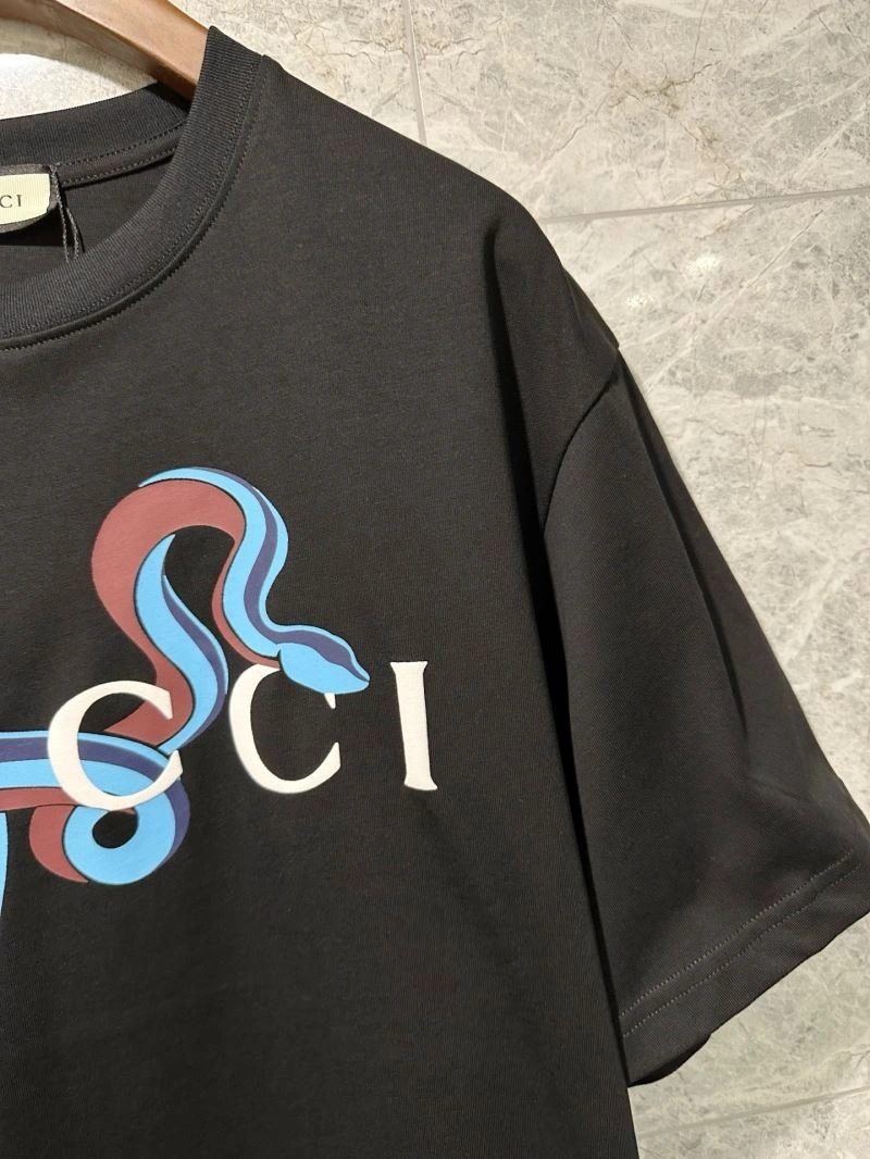 Vibrant Gucci T-Shirts 126466