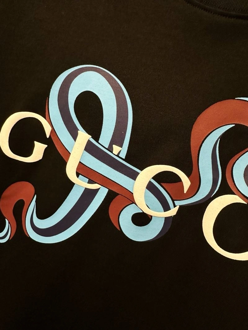 Vibrant Gucci T-Shirts 126466