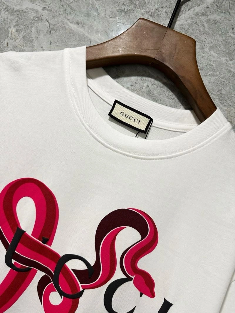 Vibrant Gucci T-Shirts 126466
