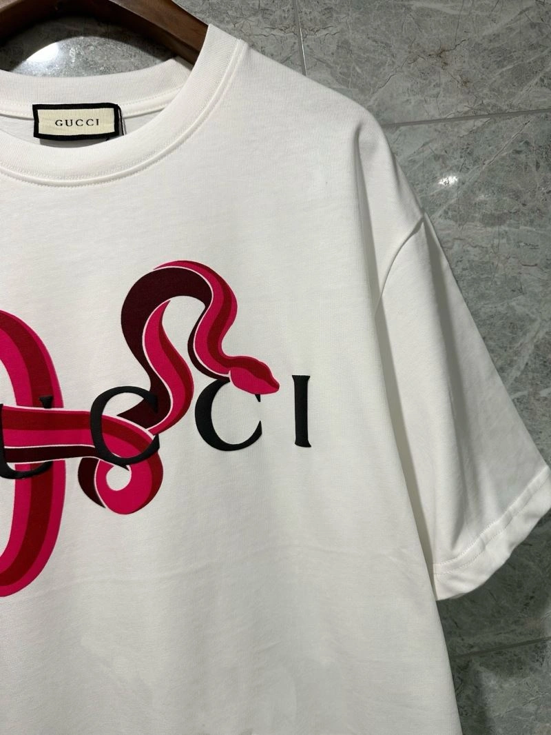 Vibrant Gucci T-Shirts 126466