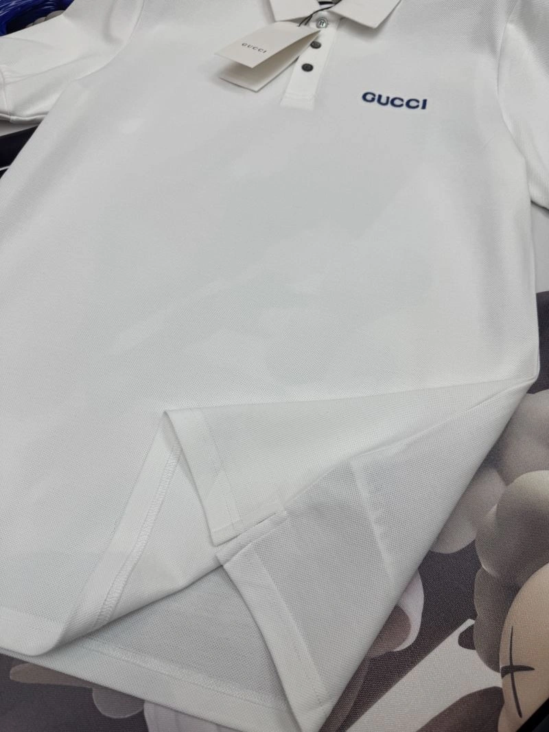 Versatile Gucci T-Shirts 126468
