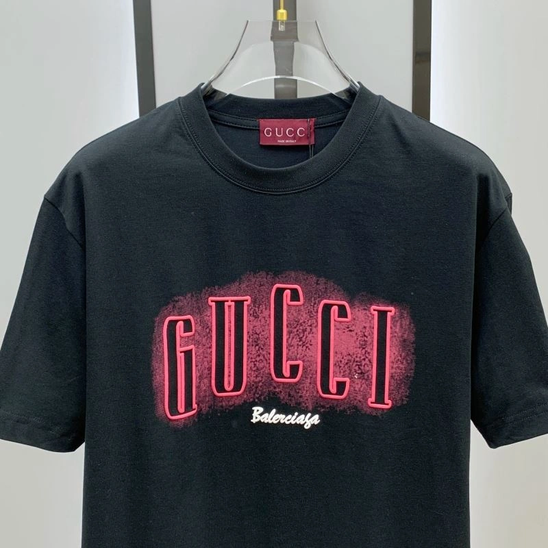 Contemporary Gucci T-Shirts 126457