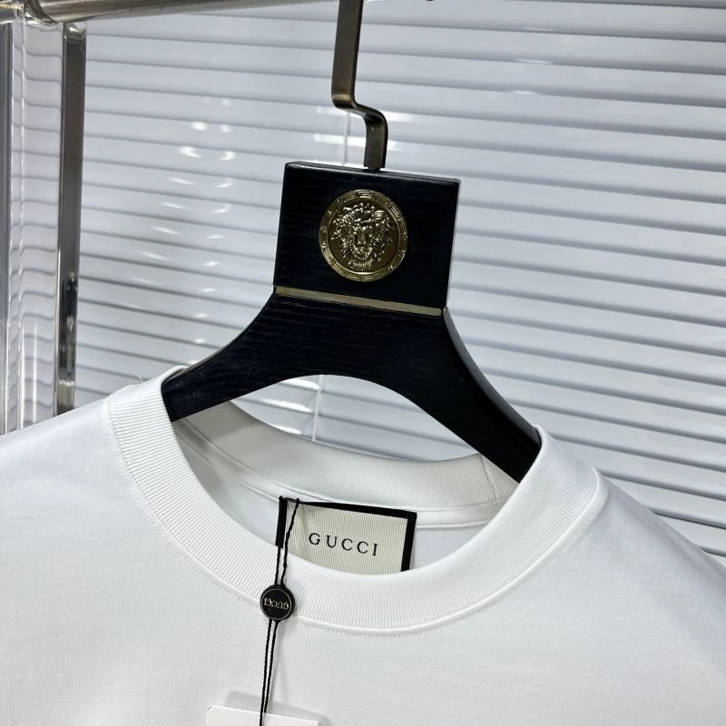 Gucci T-Shirts Neat 126422